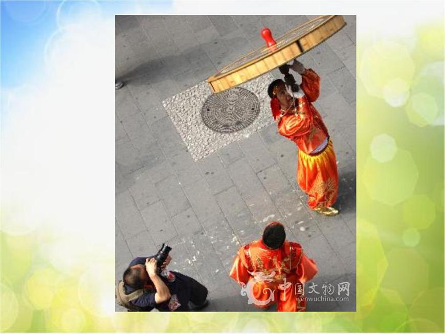 小學(xué)  美術(shù)  人教版  二年級上冊  第17課 會轉(zhuǎn)的玩具課件-(2)第2頁