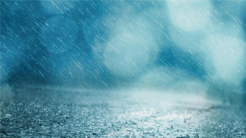 部编版八年级语文上册 第4单元 17《昆明的雨》PPT课件第1页