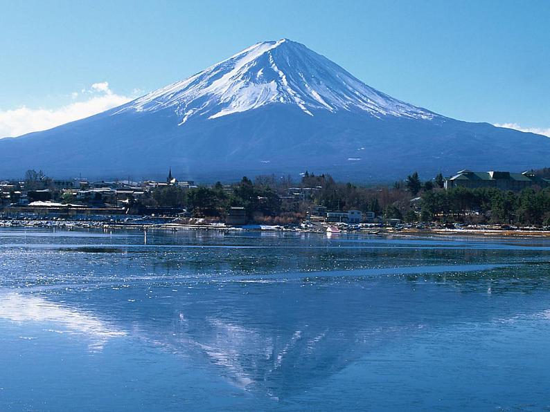 沪粤版物理八年级上册3.3 平面镜成像课件第2页