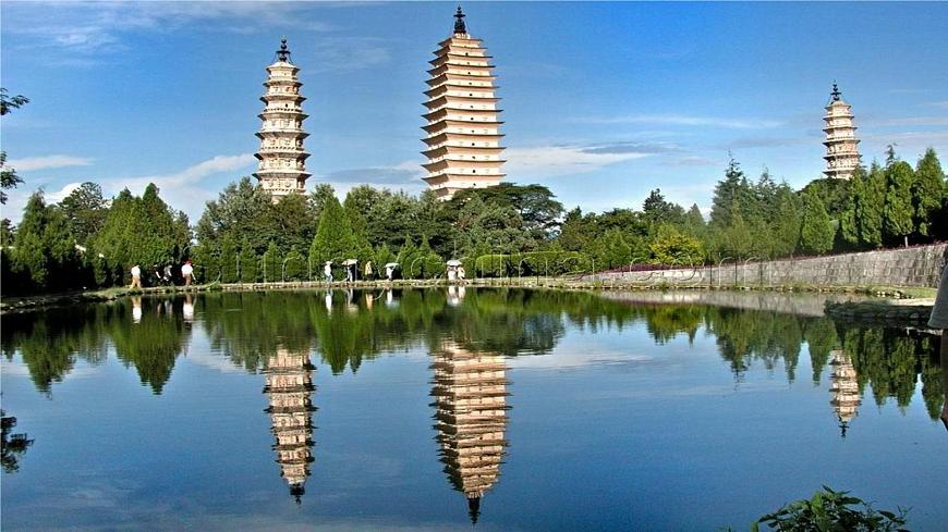北師大版八年級(jí)物理上冊(cè)第五章第二節(jié)《二 光的反射》課件第2頁(yè)