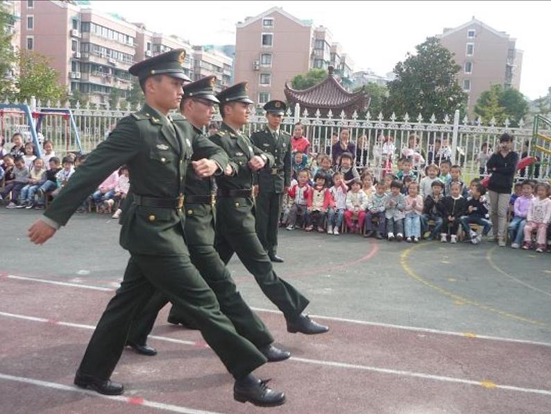 小学二年级上册音乐课件-《学做解放军》冀少版-(共13张PPT)06