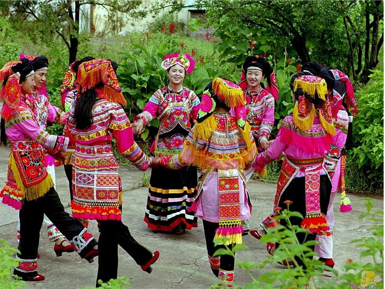 小学音乐2《转圆圈》六年级下册音乐-人音版(五线谱)(共13张PPT)ppt课件05