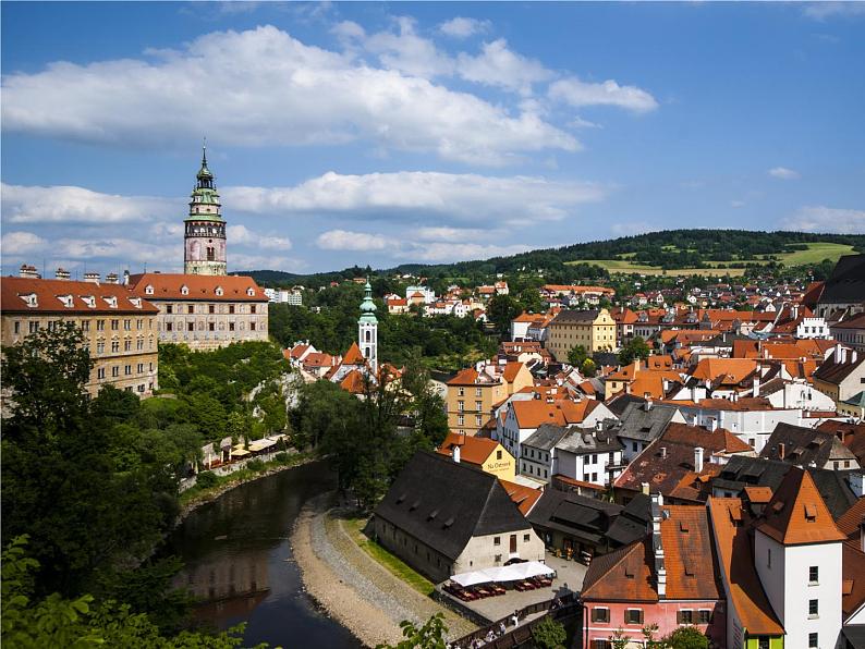 小学音乐人音版 四年级下册 演唱土风舞  课件第3页