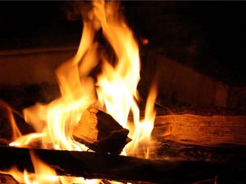 小学音乐人音版 五年级下册 迷人的火塘 课件03