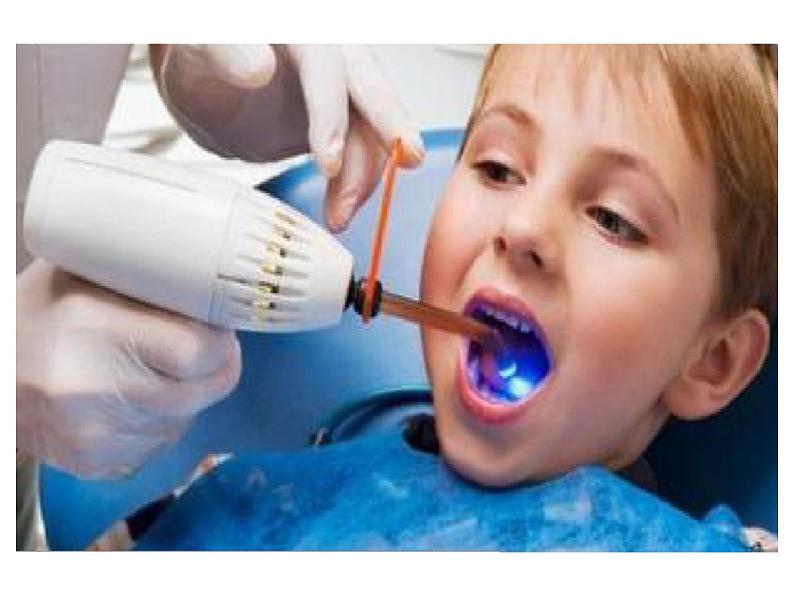 湘美版二年级美术上册 17.看医生 课件03