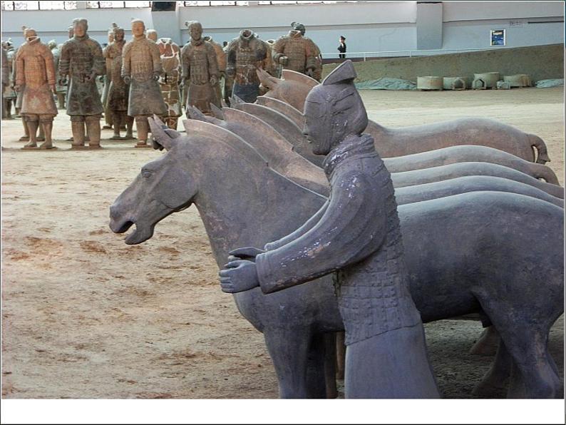 桂美版四年级下册 美术 13有动感的雕塑  课件03