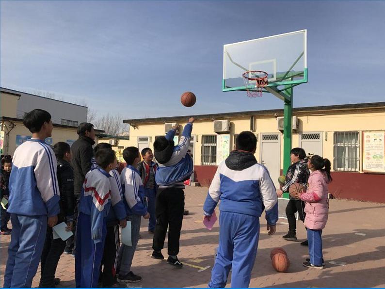 小学数学 冀教课标版 四年级上册 认识平均数 课件03