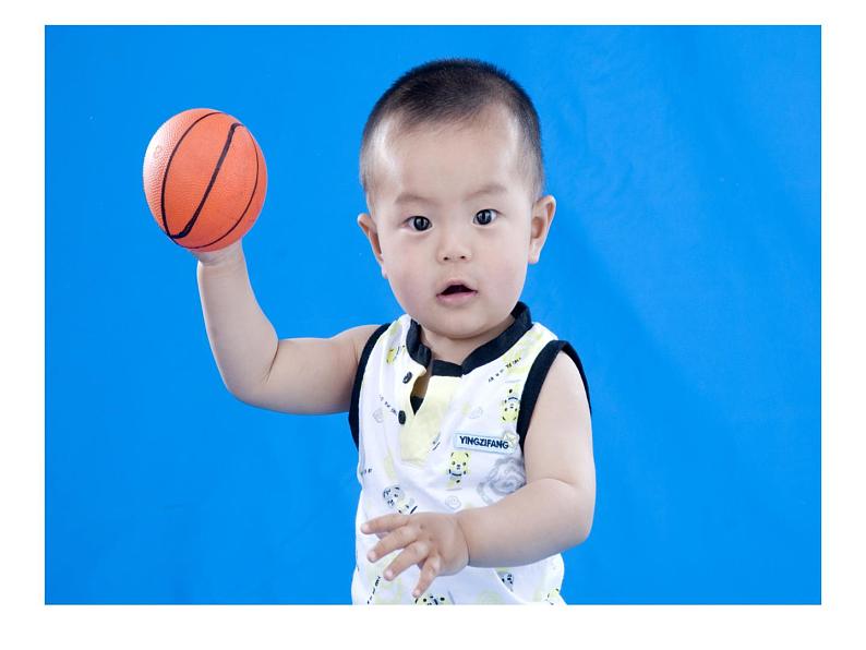 人教精通版小学英语三下 Unit3 This is my father.(Lesson18) 课件04