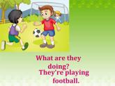 人教精通版小學(xué)英語五下 Unit6 We are watching the games.(Lesson33) 課件