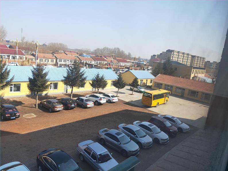 小学三年级上册道德与法治课件-4.说说我们学校-部编版-(11张)ppt课件07