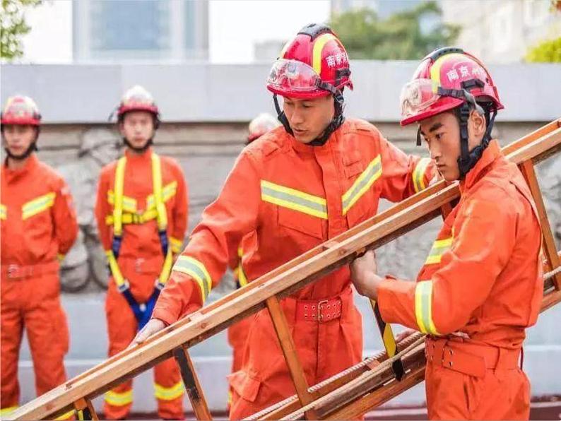 人教版部编本六年级下册道德与法治第1课 《学会尊重》第1课时 课件+教案+素材06