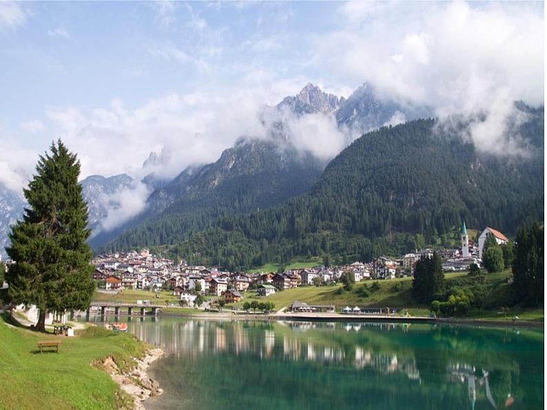 第五单元第20课《一滴水经过丽江》课件（共36张ppt）-2021-2022学年部编版语文八年级下册第7页