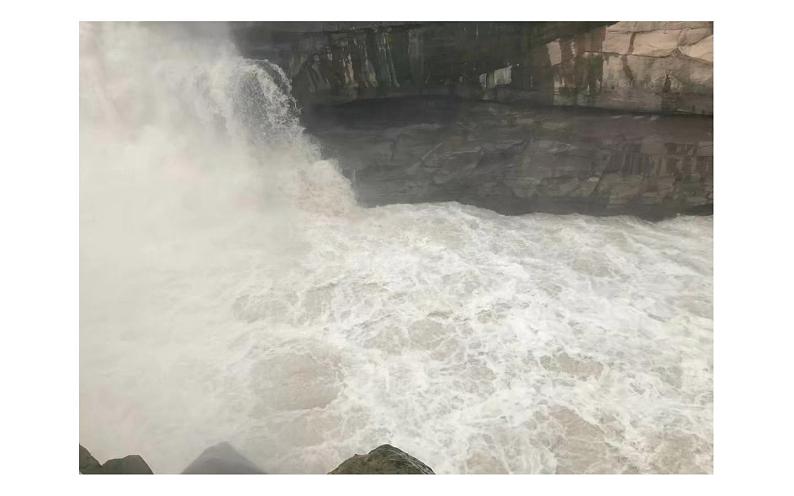 人教版（部编版）初中语文九年级下册  15、无言之美  课件02