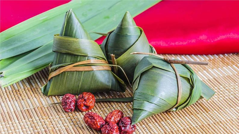 部编版九年级语文下册课件----17屈原（节选）04