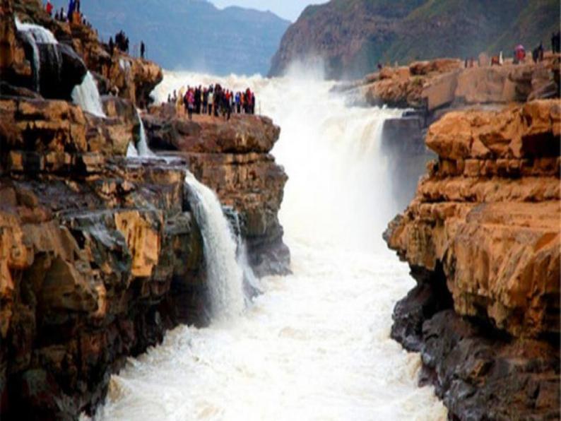 第17课《壶口瀑布》课件（共24张PPT）2021—2022学年部编版语文八年级下册第7页