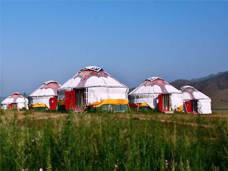 部编版六年级语文上册《草原》教学课件02