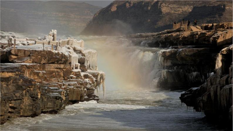 2023八年级语文下册第5单元17壶口瀑布第1课时精品课件（部编版）第2页