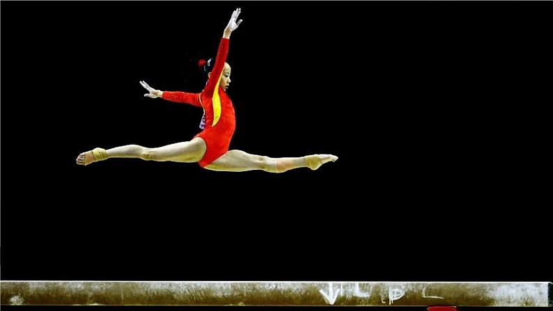 部编语文8年级上册 第1单元 3 “飞天”凌空——跳水姑娘吕伟夺魁记 PPT课件02