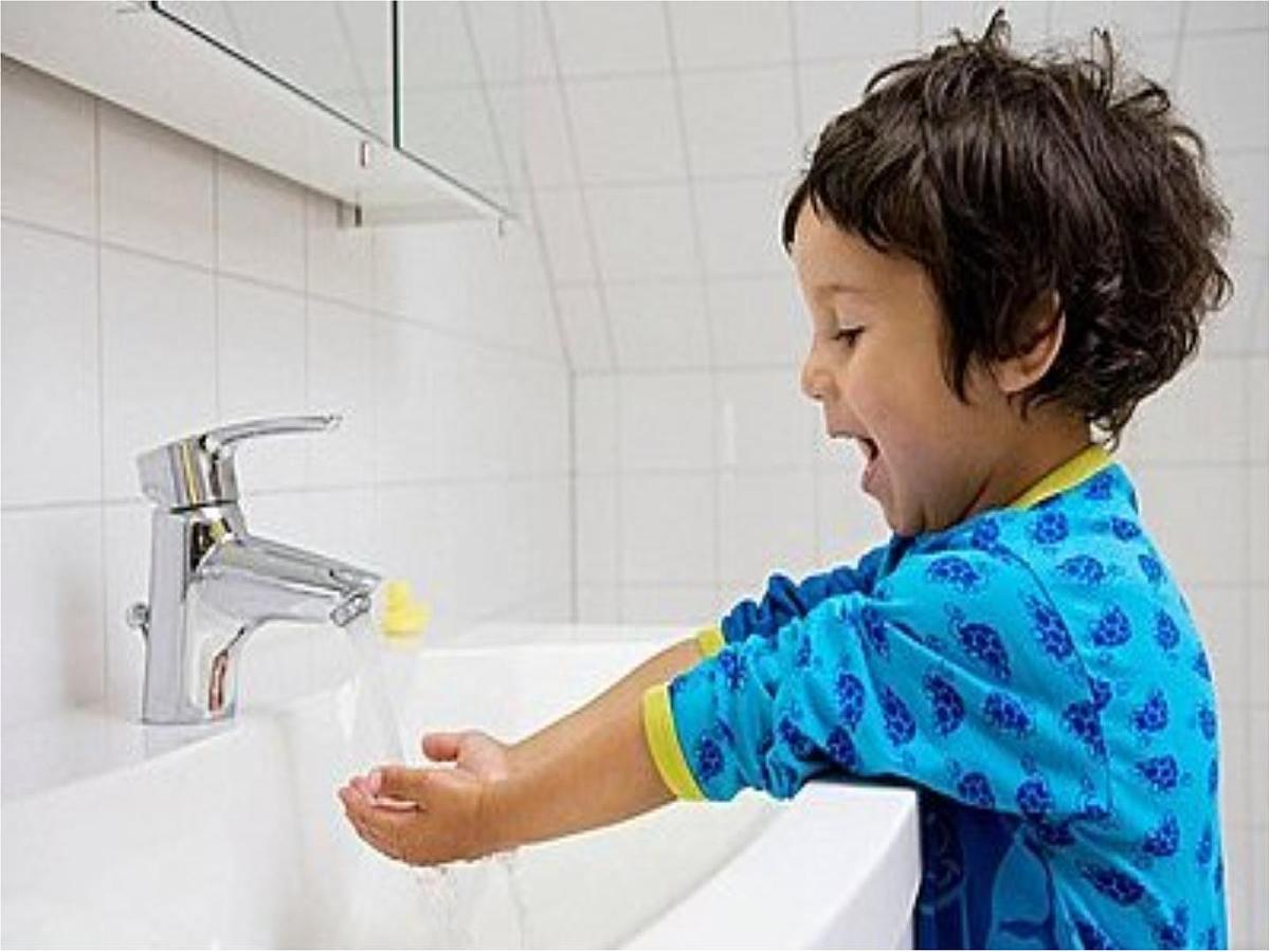 幼儿园大班社会课件ppt：宝贵的水第3页